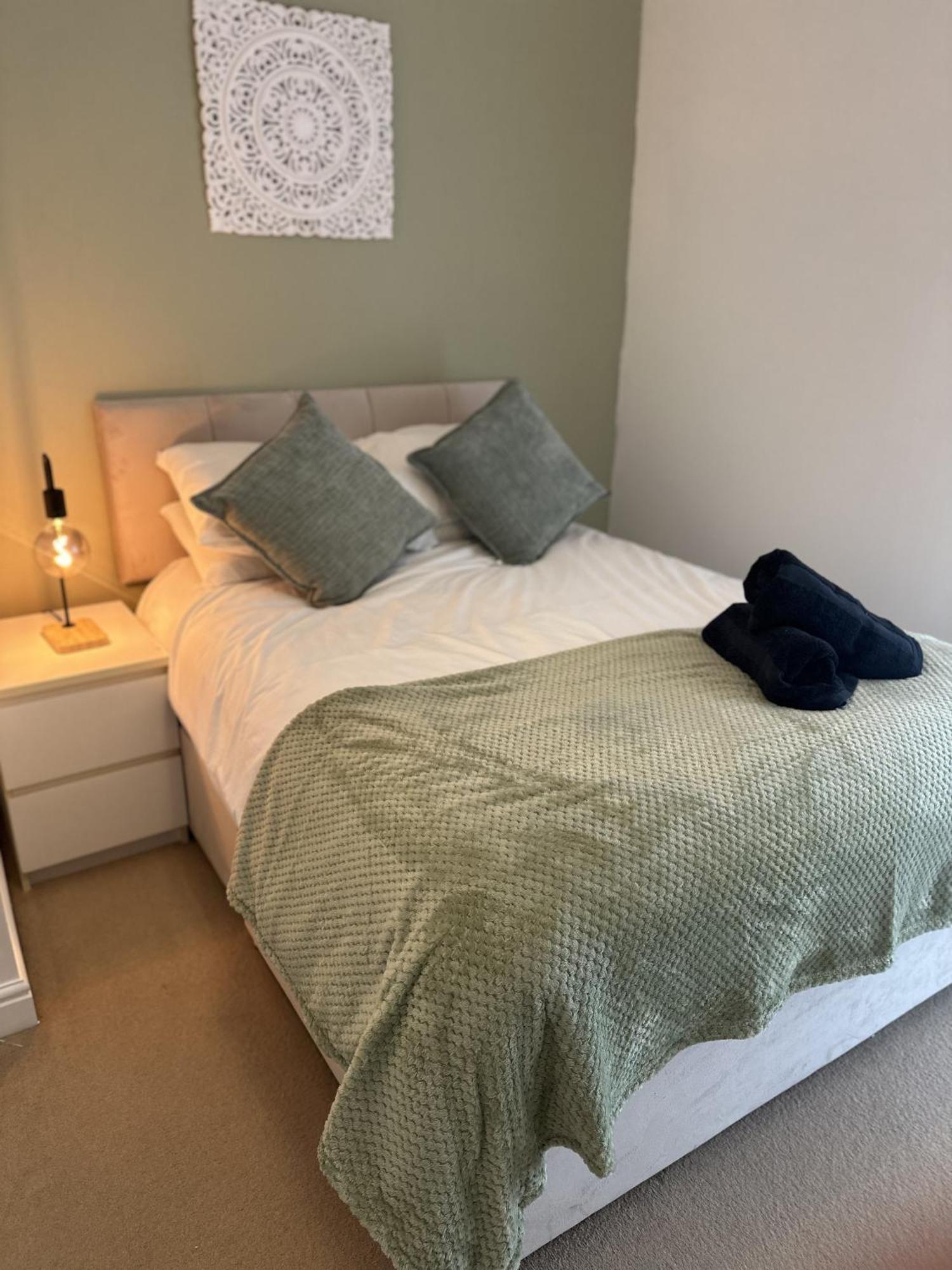 2 Bdr City Centre Apartment With Parking Cardiff Bagian luar foto