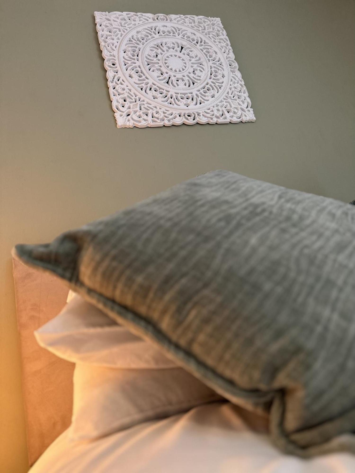 2 Bdr City Centre Apartment With Parking Cardiff Bagian luar foto