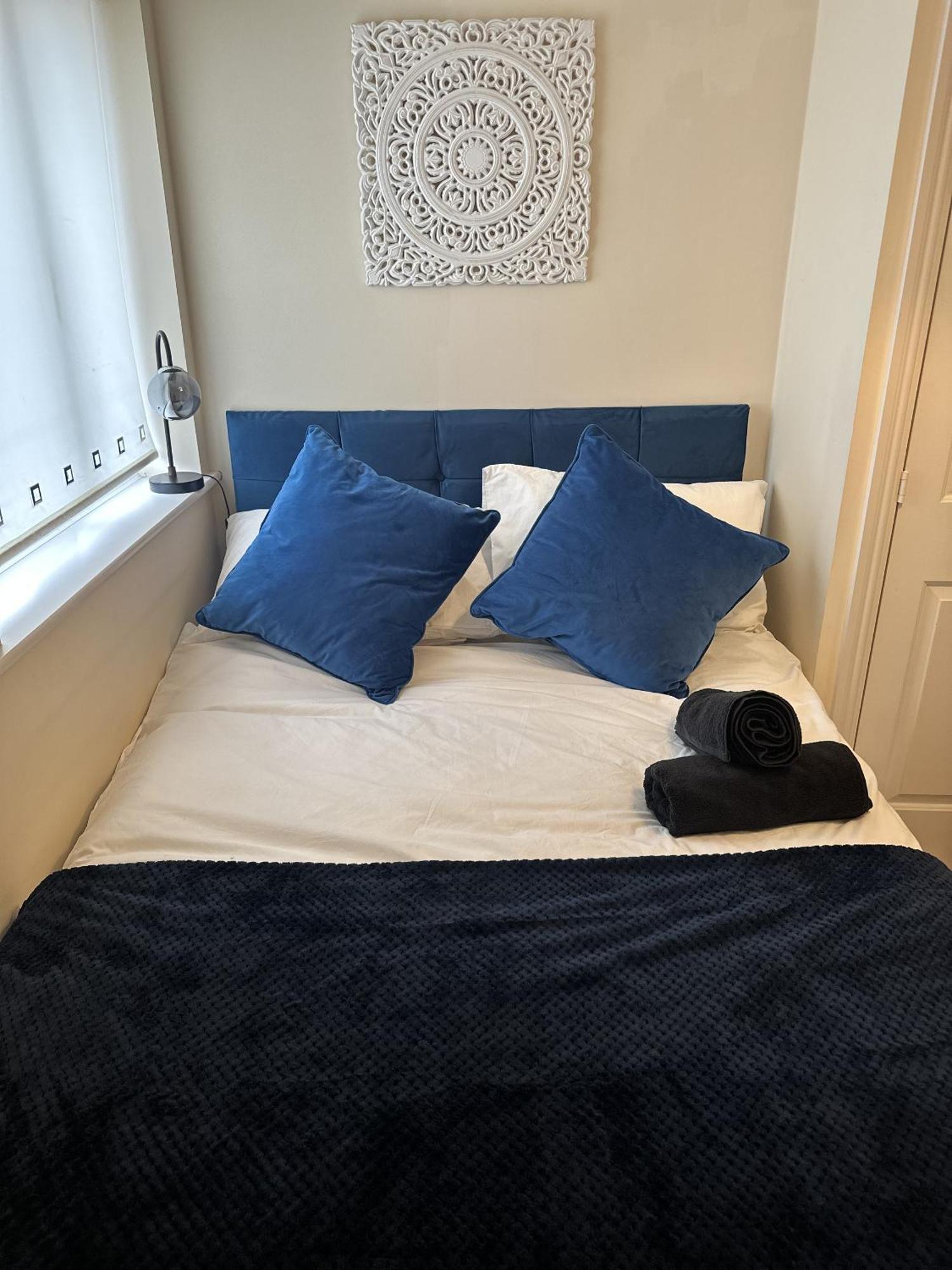 2 Bdr City Centre Apartment With Parking Cardiff Bagian luar foto
