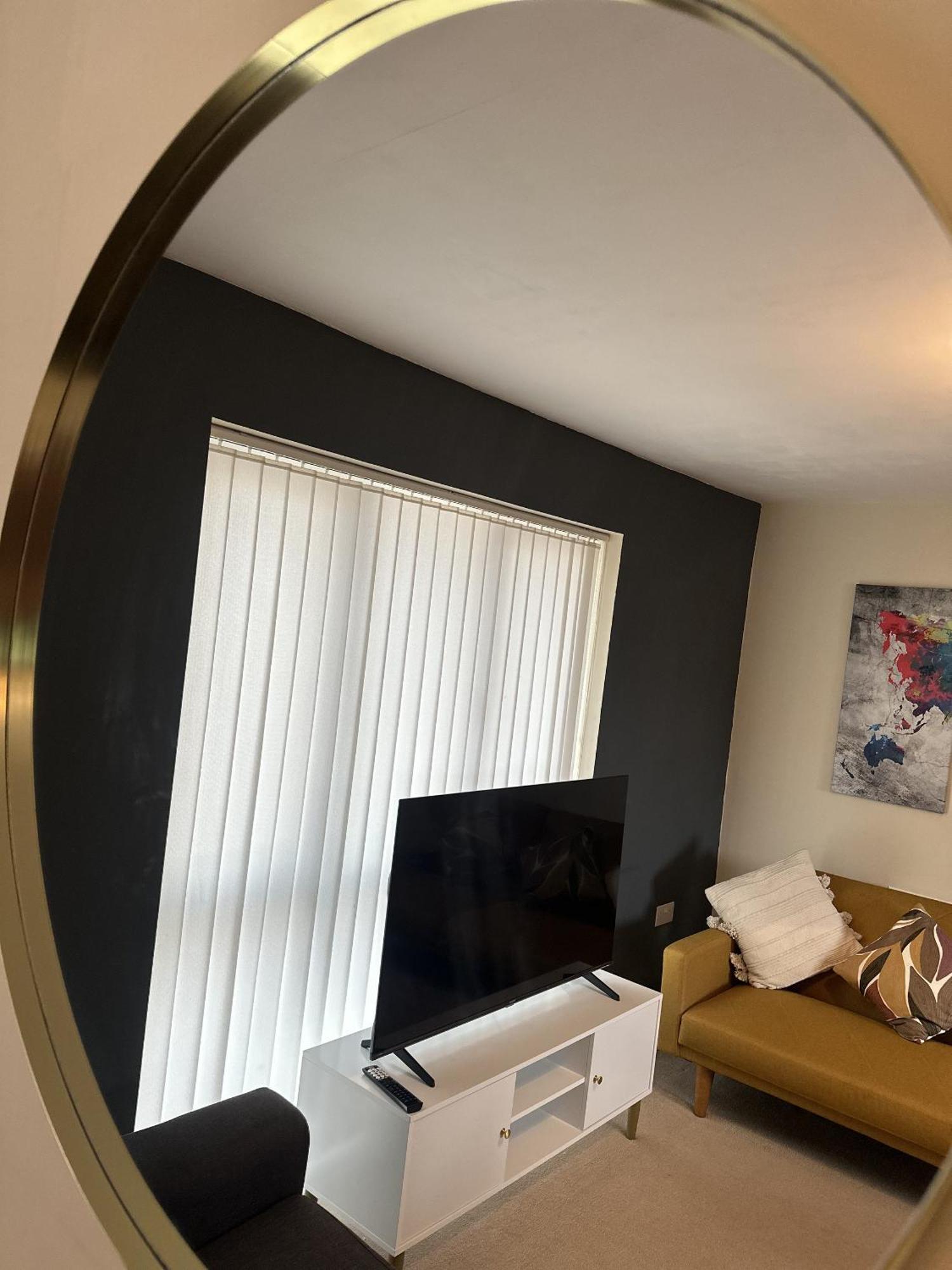 2 Bdr City Centre Apartment With Parking Cardiff Bagian luar foto